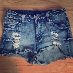 High-Wasted Jean Shorts!